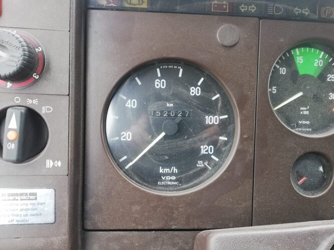 Mercedes-Benz 917 AF 4x4 Doka 917 AF 4x4 Doka - 厢式卡车:图4 Mercedes-Benz 917 AF 4x4 Doka 917 AF 4x4 Doka - 厢式卡车:图4