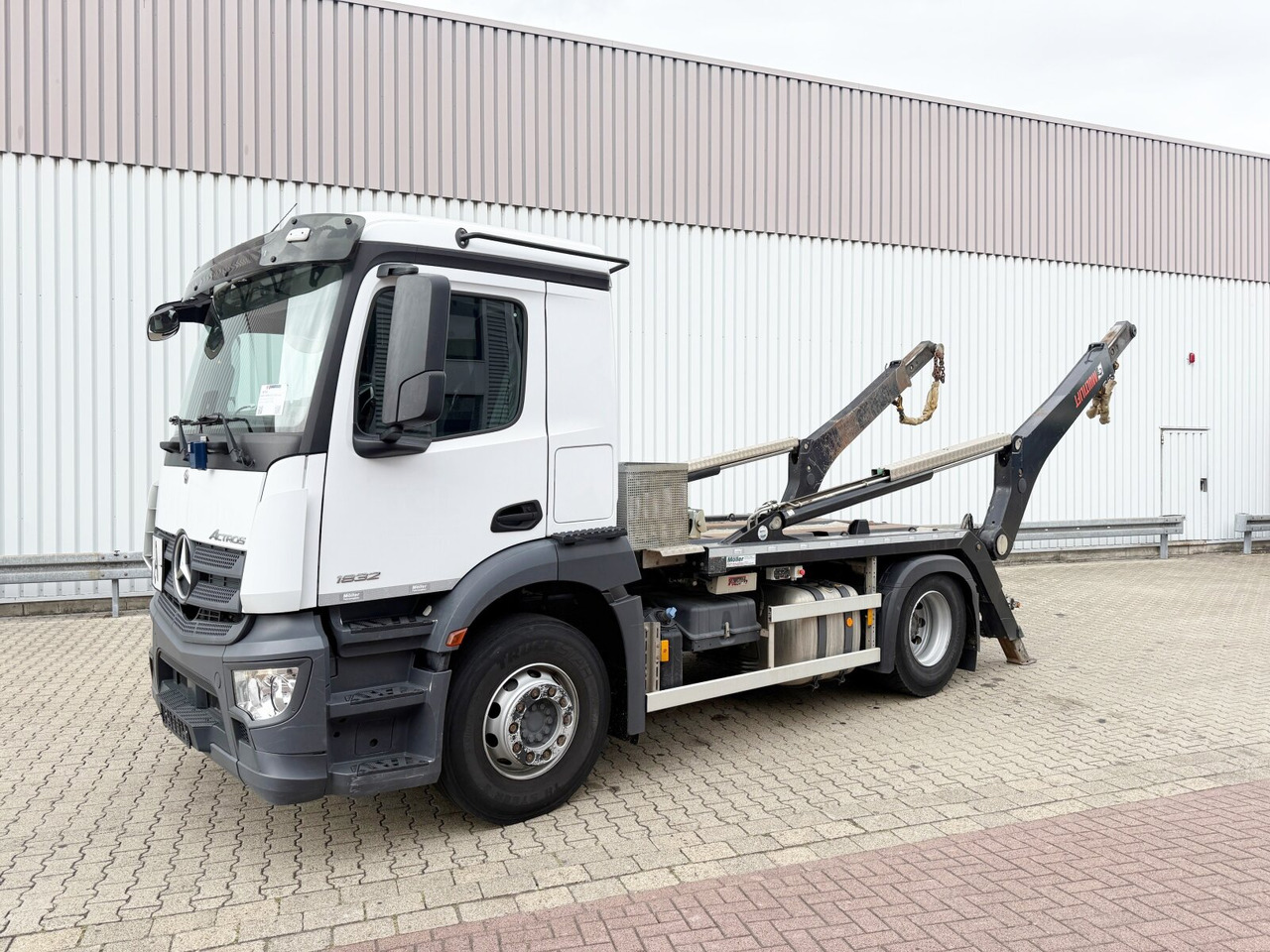 Mercedes-Benz Actros 1832 L 4x2 Actros 1832 L 4x2, Navi, MultimediaCockpit, Funk - 箕斗装载车:图1 Mercedes-Benz Actros 1832 L 4x2 Actros 1832 L 4x2, Navi, MultimediaCockpit, Funk - 箕斗装载车:图1