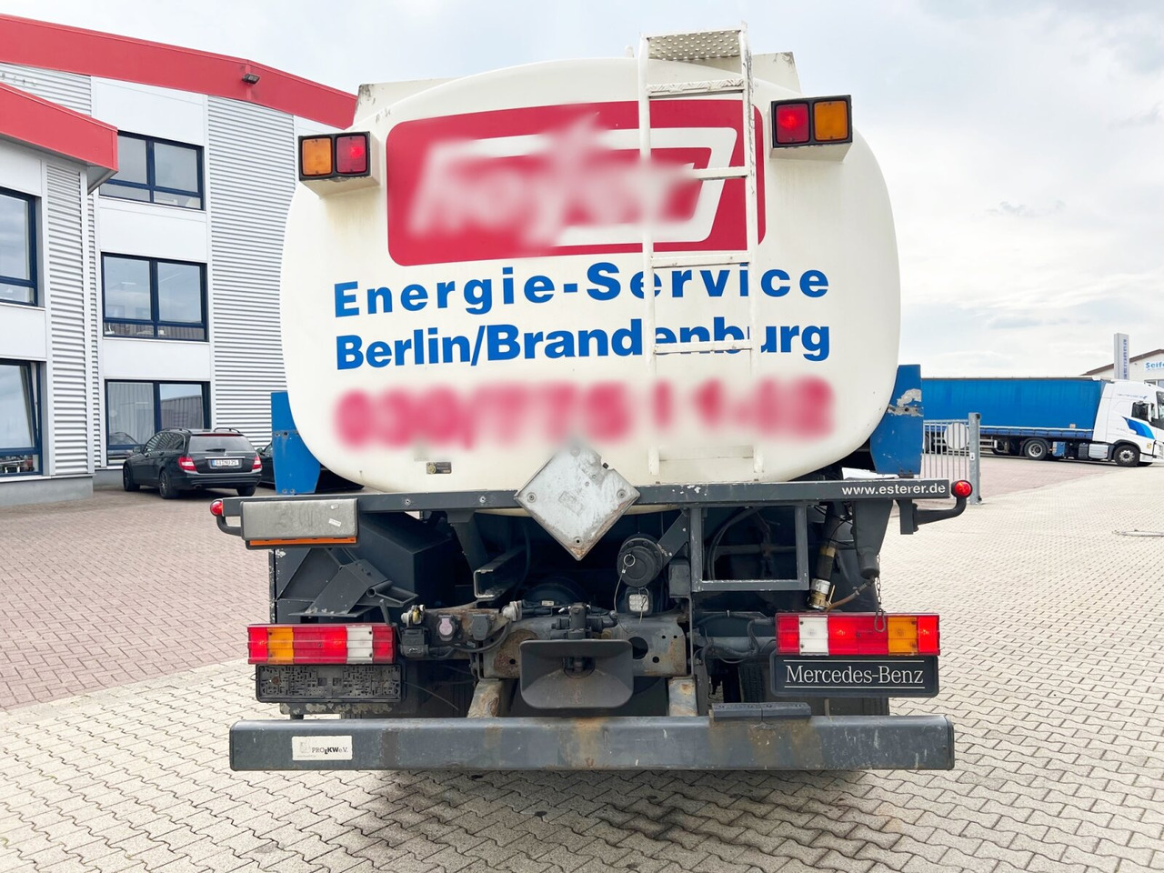 Mercedes-Benz Actros 1841 L 4x2 Actros 1841 L 4x2, Esterer-Tankaufbau, 3 Kammern, 14.000l, ADR - 罐车:图2 Mercedes-Benz Actros 1841 L 4x2 Actros 1841 L 4x2, Esterer-Tankaufbau, 3 Kammern, 14.000l, ADR - 罐车:图2