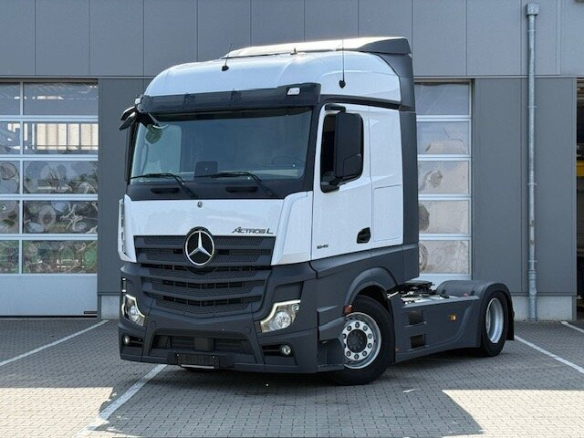Mercedes-Benz Actros 1845 LSnRL 4x2 Actros 1845 LSnRL 4x2, Retarder, Volumer, MultimediaCockpit, Navi - 牵引车:图1 Mercedes-Benz Actros 1845 LSnRL 4x2 Actros 1845 LSnRL 4x2, Retarder, Volumer, MultimediaCockpit, Navi - 牵引车:图1