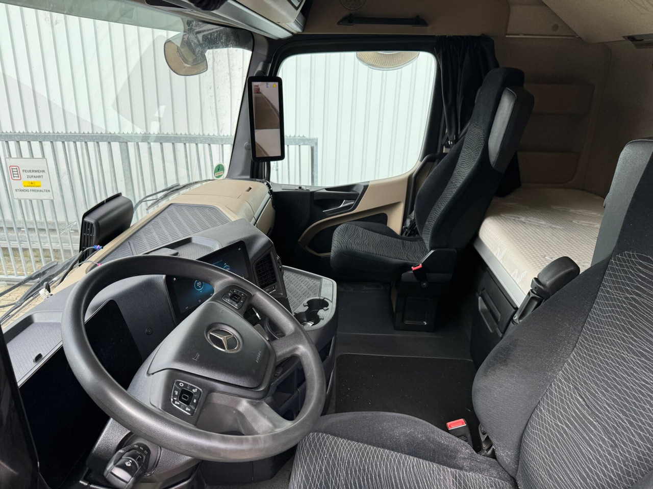 Interior photo 2: 牵引车 Mercedes-Benz Actros 1848 LS 4x2 Actros 1848 LS 4x2, Vollumer ,Retarder