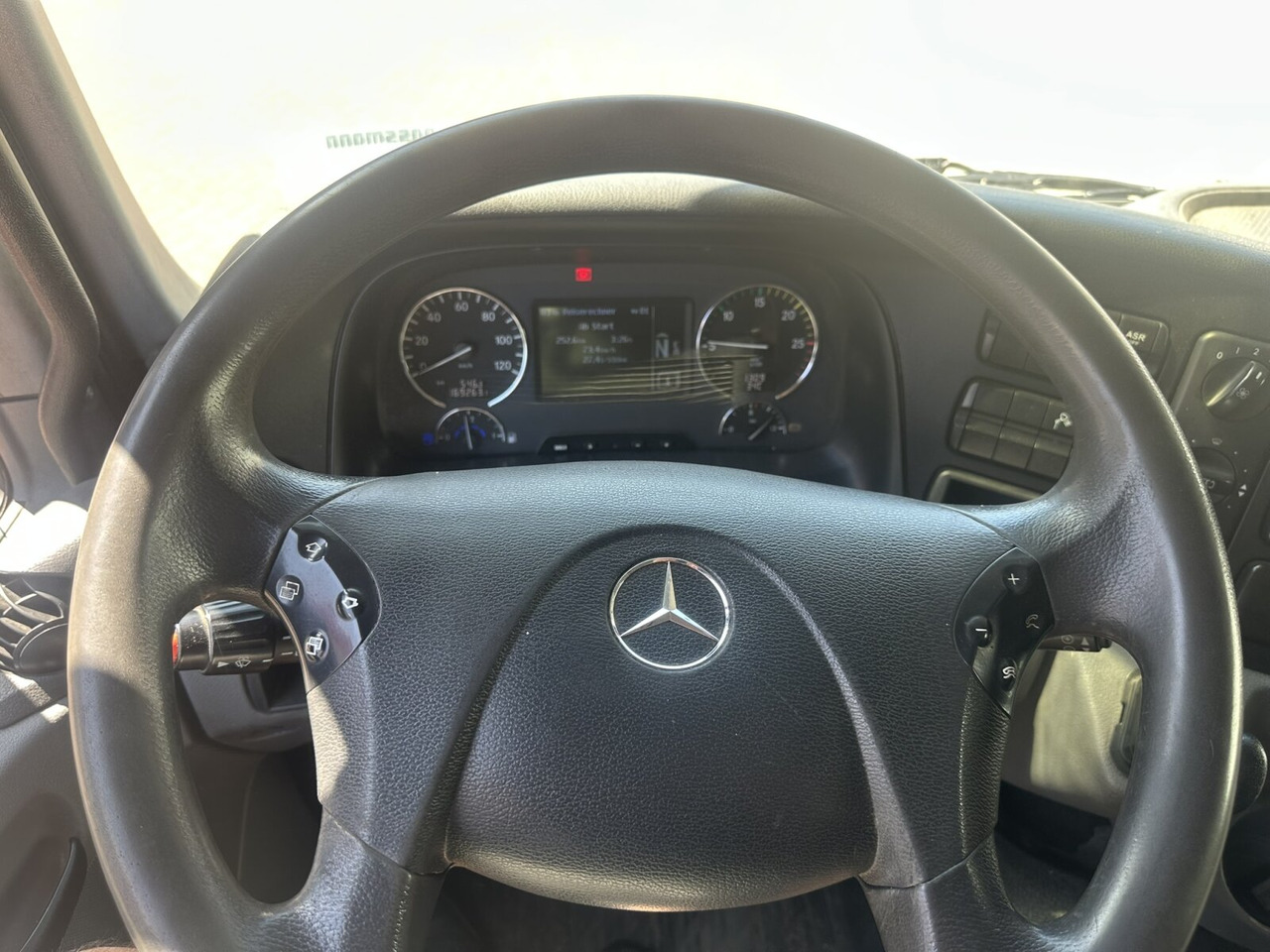 Mercedes-Benz Actros 2532 L 6x2 Actros 2532/41 L 6x2, EEV, Lenkachse - 驾驶室底盘卡车:图3 Mercedes-Benz Actros 2532 L 6x2 Actros 2532/41 L 6x2, EEV, Lenkachse - 驾驶室底盘卡车:图3
