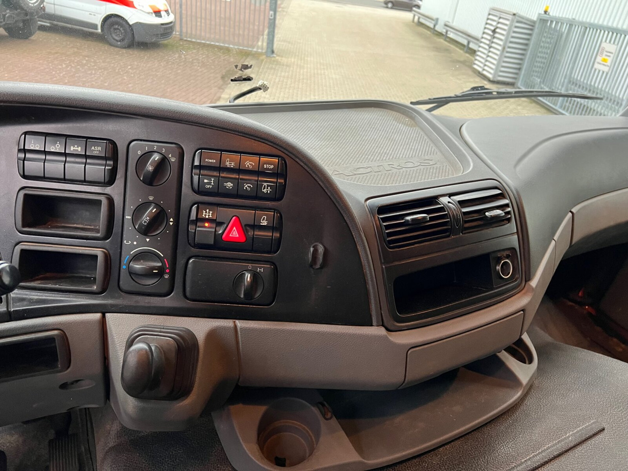 Mercedes-Benz Actros 2541 L 6x2 Actros 2541 L 6x2, Lenk-/Liftachse - 驾驶室底盘卡车:图3 Mercedes-Benz Actros 2541 L 6x2 Actros 2541 L 6x2, Lenk-/Liftachse - 驾驶室底盘卡车:图3