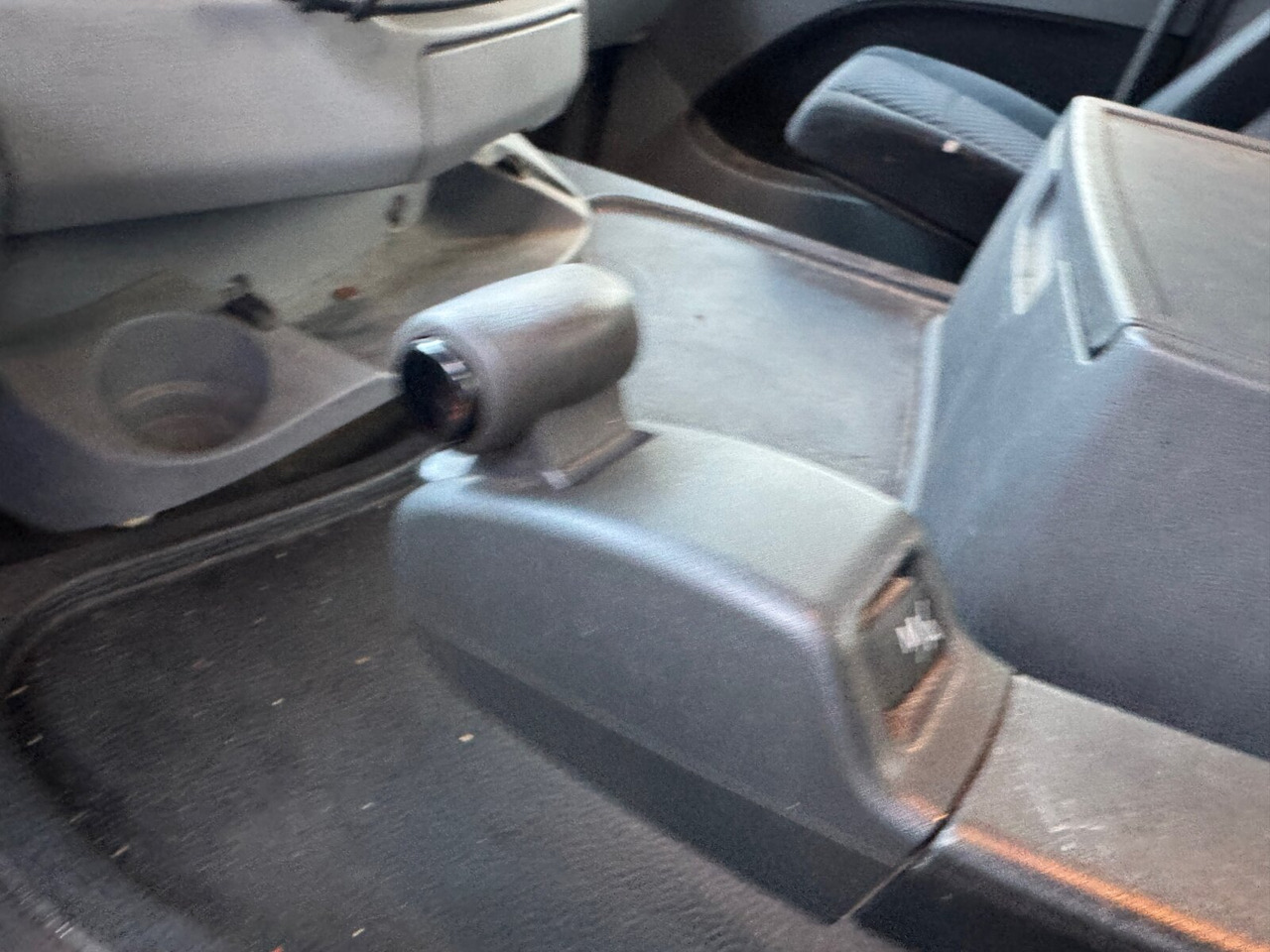 Mercedes-Benz Actros 2541 L 6x2 Actros 2541 L 6x2, Lenkachse, Meiller RK 20.65, Kran Palfinger PK 14002-EH, Funk - 吊钩升降车, 起重车:图5 Mercedes-Benz Actros 2541 L 6x2 Actros 2541 L 6x2, Lenkachse, Meiller RK 20.65, Kran Palfinger PK 14002-EH, Funk - 吊钩升降车, 起重车:图5