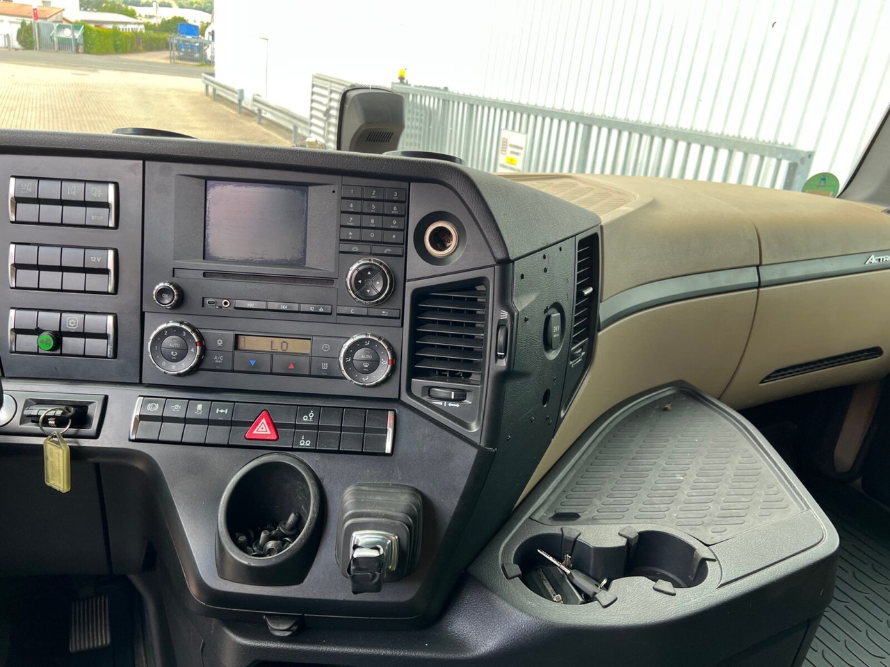 Mercedes-Benz Actros 2542/48 L/nR 6x2 Actros 2542/48 L/nR 6x2, Retarder, Standklima, StreamSpace, SoloStar - 集装箱运输车/ 可拆卸车身的卡车:图4 Mercedes-Benz Actros 2542/48 L/nR 6x2 Actros 2542/48 L/nR 6x2, Retarder, Standklima, StreamSpace, SoloStar - 集装箱运输车/ 可拆卸车身的卡车:图4