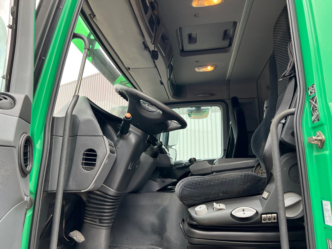 Mercedes-Benz Actros 2544 L 6x2 Actros 2544 L 6x2, Retarder, Lenkachse, Heckkran HMF 3000-K5 + Jip, Funk - 起重车, 栏板式/ 平板卡车:图5 Mercedes-Benz Actros 2544 L 6x2 Actros 2544 L 6x2, Retarder, Lenkachse, Heckkran HMF 3000-K5 + Jip, Funk - 起重车, 栏板式/ 平板卡车:图5