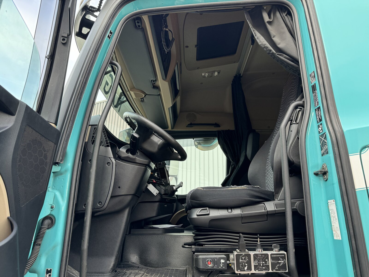 Mercedes-Benz Actros 2545 L 6x2 Actros 2545 L 6x2/46, Retarder, Lenk-/Liftachse, StreamSpace, Navi - 吊钩升降车:图2 Mercedes-Benz Actros 2545 L 6x2 Actros 2545 L 6x2/46, Retarder, Lenk-/Liftachse, StreamSpace, Navi - 吊钩升降车:图2