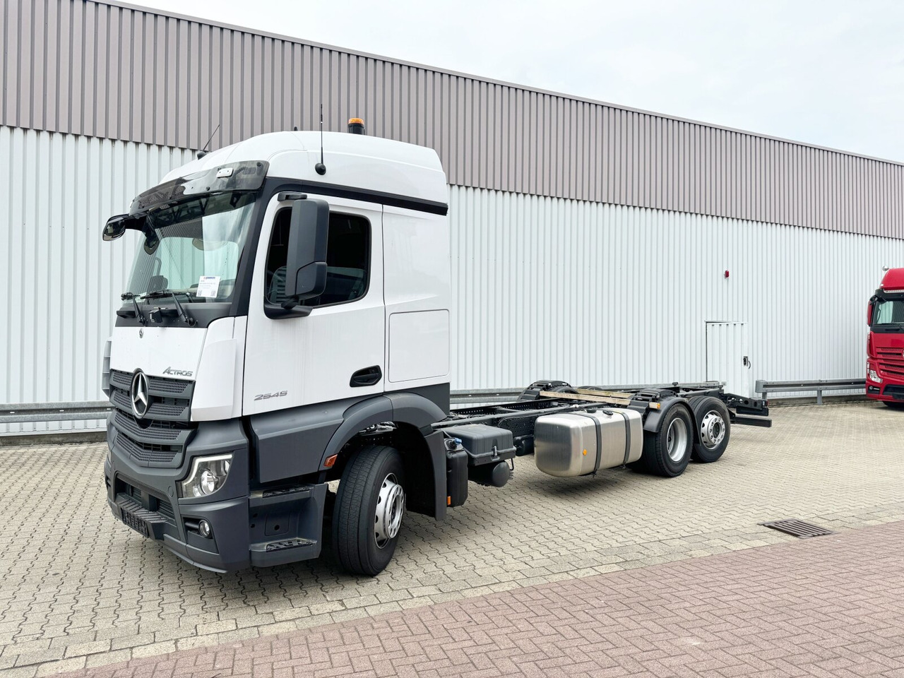 Mercedes-Benz Actros 2545 L 6x2 Actros 2545 L 6x2, Lenk-/Liftachse, StreamSpace, MultimediaCockpit - 驾驶室底盘卡车:图1 Mercedes-Benz Actros 2545 L 6x2 Actros 2545 L 6x2, Lenk-/Liftachse, StreamSpace, MultimediaCockpit - 驾驶室底盘卡车:图1