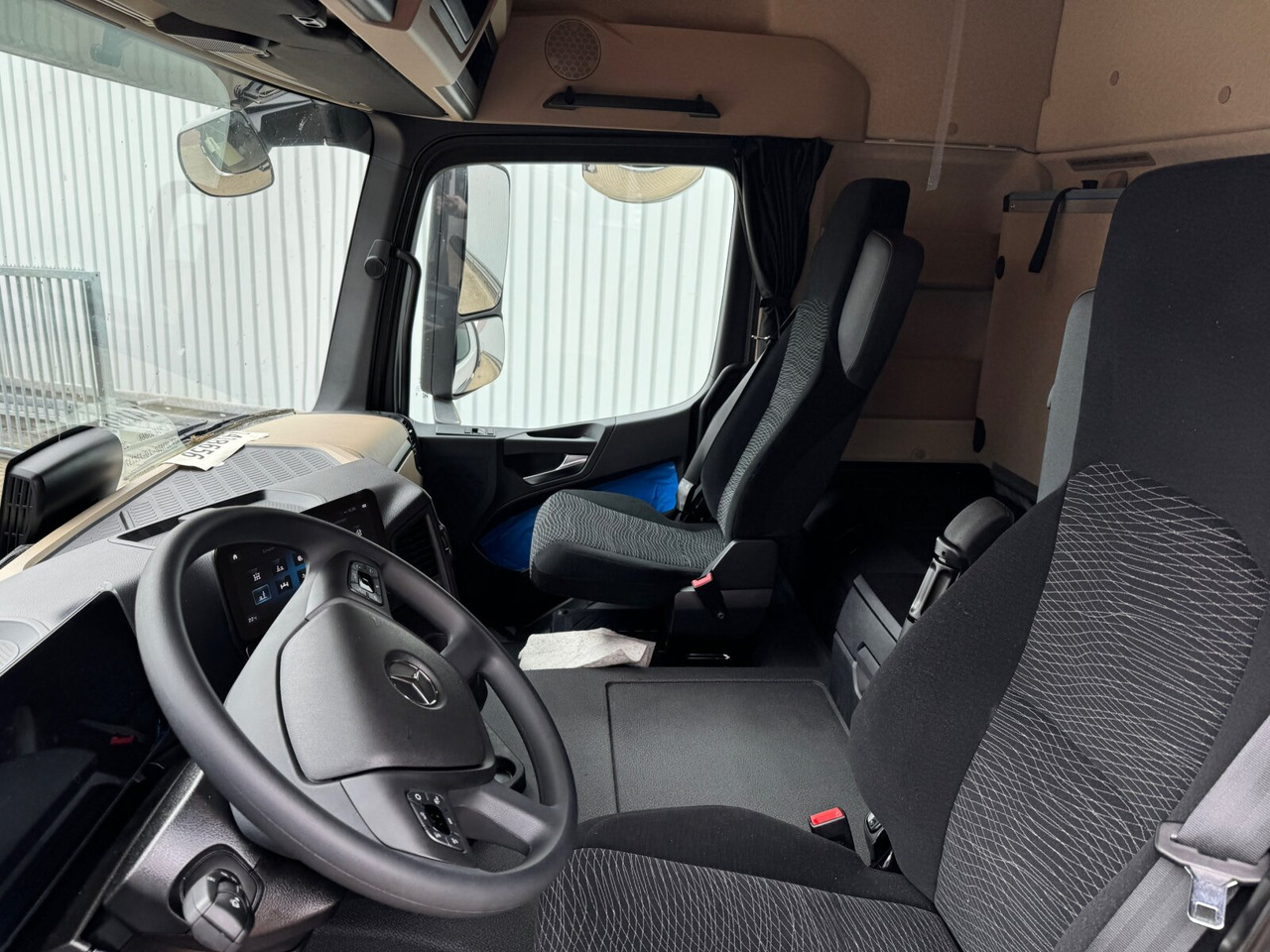 Mercedes-Benz Actros 2545 L 6x2 Actros 2545 L 6x2, Lenk-/Liftachse, StreamSpace, MultimediaCockpit - 驾驶室底盘卡车:图2 Mercedes-Benz Actros 2545 L 6x2 Actros 2545 L 6x2, Lenk-/Liftachse, StreamSpace, MultimediaCockpit - 驾驶室底盘卡车:图2