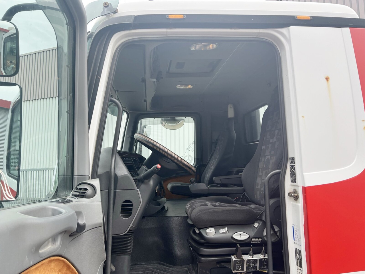 Mercedes-Benz Actros 2546 L 6x2 Actros 2546 L 6x2/48, Lift-/Lenkachse, RK 20.70 bis 7 m Container - 吊钩升降车:图2 Mercedes-Benz Actros 2546 L 6x2 Actros 2546 L 6x2/48, Lift-/Lenkachse, RK 20.70 bis 7 m Container - 吊钩升降车:图2