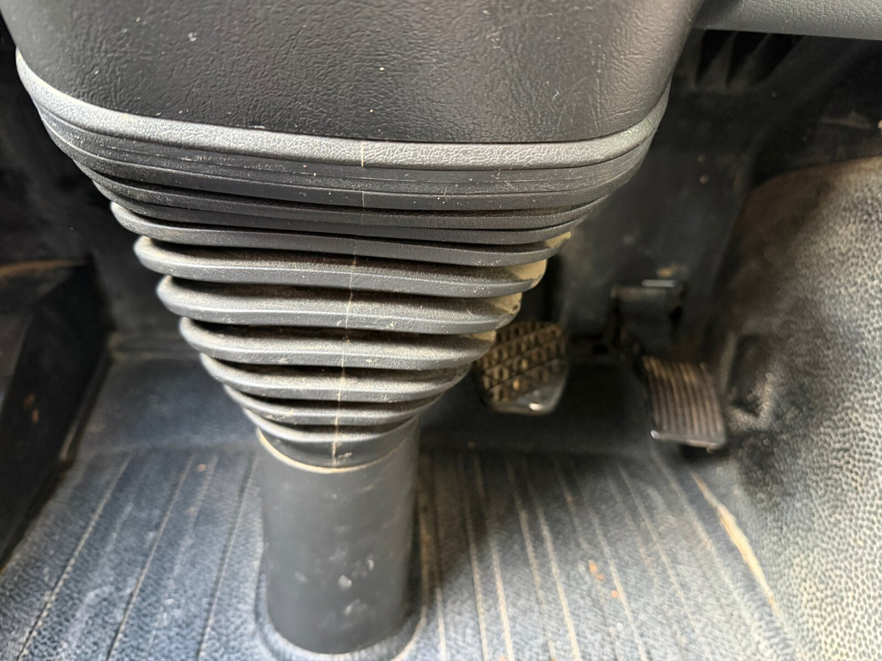 Mercedes-Benz Actros 2644 L 6x4 Actros 2644 L 6x4 - 吊钩升降车:图3 Mercedes-Benz Actros 2644 L 6x4 Actros 2644 L 6x4 - 吊钩升降车:图3