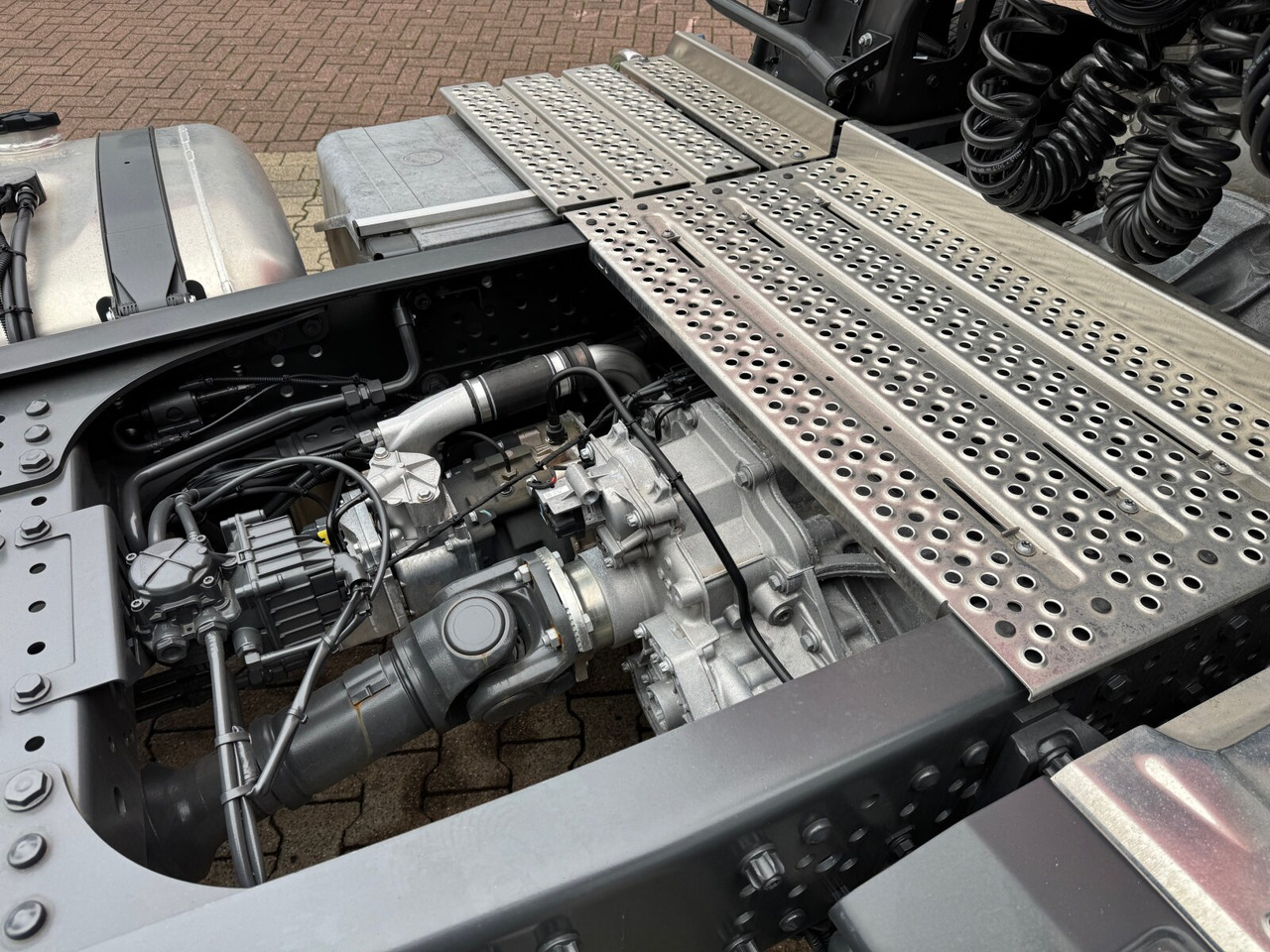 Mercedes-Benz Actros 2648 LS 6x2 Actros 2648 LS 6x2, Retarder, Liftachse, MirrorCam, StreamSpace, Navi, LED - 牵引车:图2 Mercedes-Benz Actros 2648 LS 6x2 Actros 2648 LS 6x2, Retarder, Liftachse, MirrorCam, StreamSpace, Navi, LED - 牵引车:图2