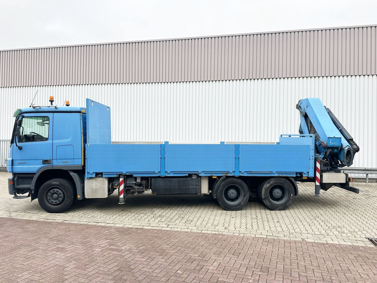 Mercedes-Benz Actros 2741 L 6x4 Actros 2741 L 6x4, Twist-Lock ausz. auf 3m, Heckkran Palfinger PK 42502-D, Funk - 栏板式/ 平板卡车, 起重车:图2 Mercedes-Benz Actros 2741 L 6x4 Actros 2741 L 6x4, Twist-Lock ausz. auf 3m, Heckkran Palfinger PK 42502-D, Funk - 栏板式/ 平板卡车, 起重车:图2