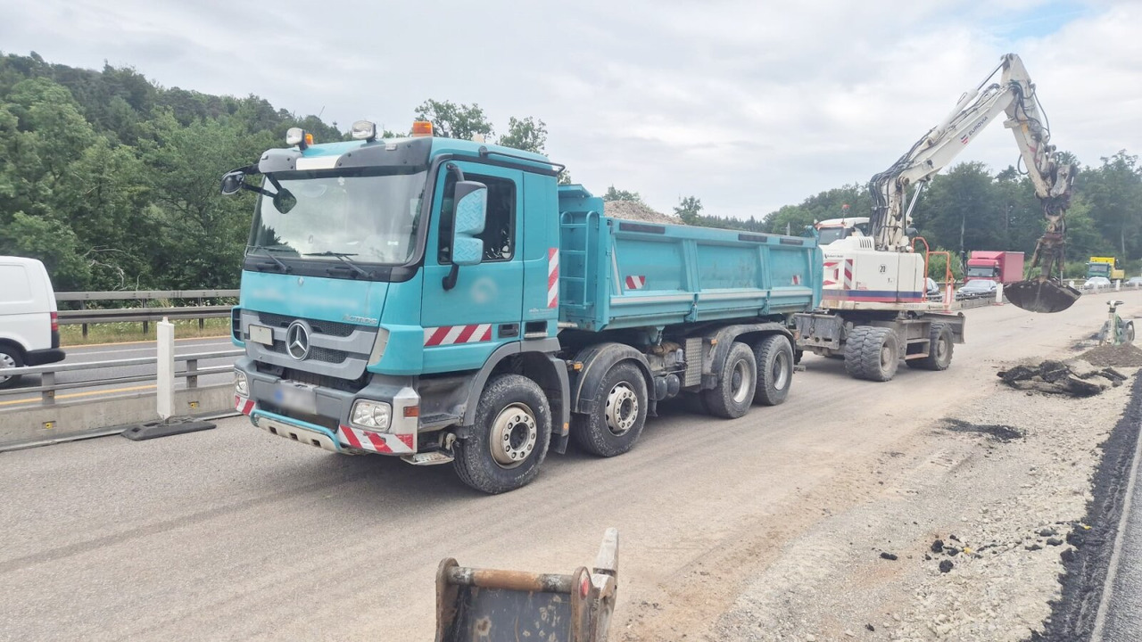 Mercedes-Benz Actros 3241 K 8x4/4 Actros 3241 K 8x4/4, Bordmatik - 翻斗车:图1 Mercedes-Benz Actros 3241 K 8x4/4 Actros 3241 K 8x4/4, Bordmatik - 翻斗车:图1