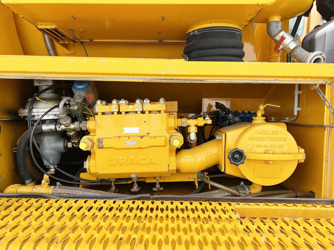 Mercedes-Benz Actros 3243 K 8x4/4 Actros 3243 K 8x4/4, Müller Saug- und Spülwagen ca. 17m³, Rechtslenker 租赁 Mercedes-Benz Actros 3243 K 8x4/4 Actros 3243 K 8x4/4, Müller Saug- und Spülwagen ca. 17m³, Rechtslenker:图12 Mercedes-Benz Actros 3243 K 8x4/4 Actros 3243 K 8x4/4, Müller Saug- und Spülwagen ca. 17m³, Rechtslenker 租赁 Mercedes-Benz Actros 3243 K 8x4/4 Actros 3243 K 8x4/4, Müller Saug- und Spülwagen ca. 17m³, Rechtslenker:图12