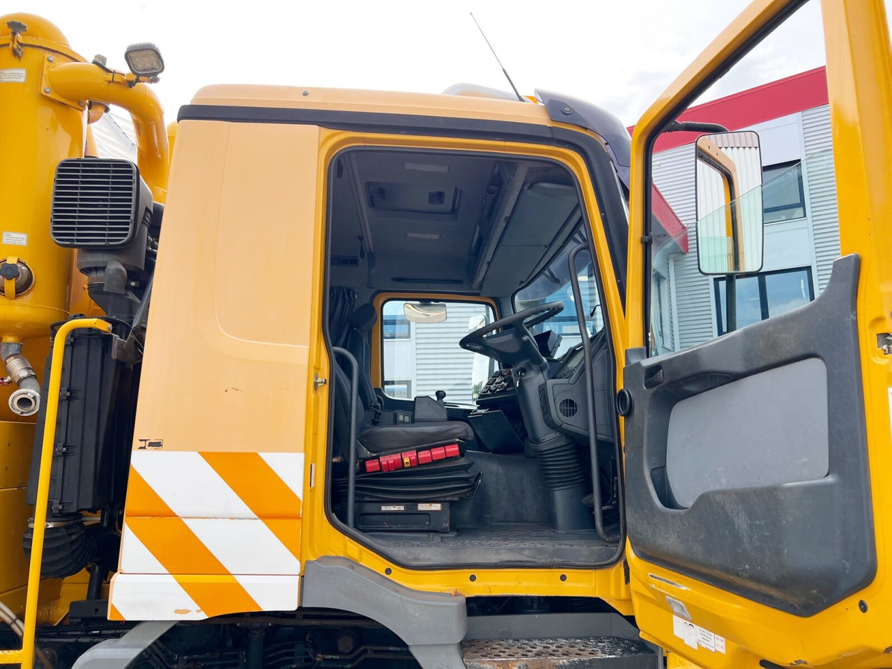 Mercedes-Benz Actros 3243 K 8x4/4 Actros 3243 K 8x4/4, Müller Saug- und Spülwagen ca. 17m³, Rechtslenker 租赁 Mercedes-Benz Actros 3243 K 8x4/4 Actros 3243 K 8x4/4, Müller Saug- und Spülwagen ca. 17m³, Rechtslenker:图7 Mercedes-Benz Actros 3243 K 8x4/4 Actros 3243 K 8x4/4, Müller Saug- und Spülwagen ca. 17m³, Rechtslenker 租赁 Mercedes-Benz Actros 3243 K 8x4/4 Actros 3243 K 8x4/4, Müller Saug- und Spülwagen ca. 17m³, Rechtslenker:图7