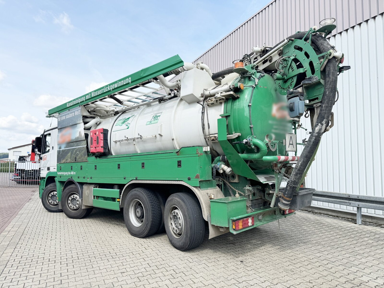 Mercedes-Benz Actros 3244 L 8x2/6 Actros 3244 L 8x2/6, Assmann Saug- und Spülwagen ca. 12,7m³, WRG, ADR, 2x Lenkachse, Funk - 卡车:图3 Mercedes-Benz Actros 3244 L 8x2/6 Actros 3244 L 8x2/6, Assmann Saug- und Spülwagen ca. 12,7m³, WRG, ADR, 2x Lenkachse, Funk - 卡车:图3
