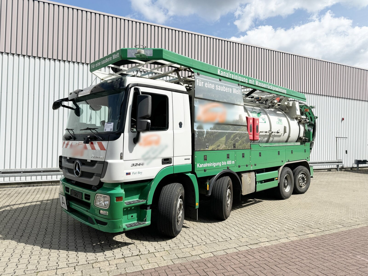 Mercedes-Benz Actros 3244 L 8x2/6 Actros 3244 L 8x2/6, Assmann Saug- und Spülwagen ca. 12,7m³, WRG, ADR, 2x Lenkachse, Funk - 卡车:图1 Mercedes-Benz Actros 3244 L 8x2/6 Actros 3244 L 8x2/6, Assmann Saug- und Spülwagen ca. 12,7m³, WRG, ADR, 2x Lenkachse, Funk - 卡车:图1