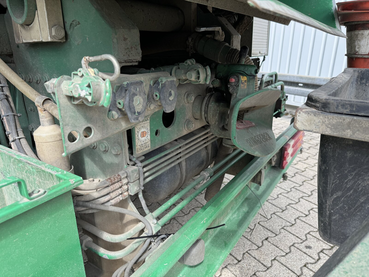 Mercedes-Benz Actros 3244 L 8x2/6 Actros 3244 L 8x2/6, Assmann Saug- und Spülwagen ca. 12,7m³, WRG, ADR, 2x Lenkachse, Funk - 卡车:图4 Mercedes-Benz Actros 3244 L 8x2/6 Actros 3244 L 8x2/6, Assmann Saug- und Spülwagen ca. 12,7m³, WRG, ADR, 2x Lenkachse, Funk - 卡车:图4