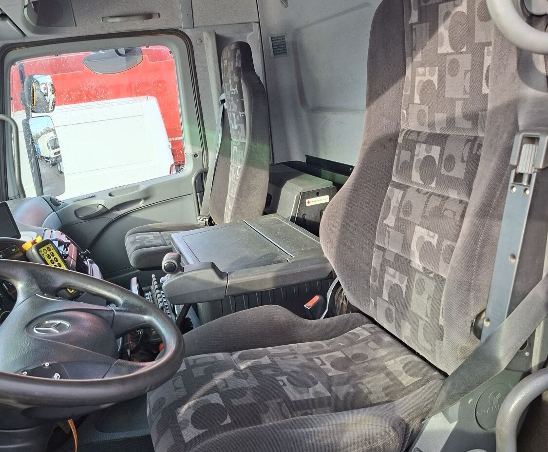 Mercedes-Benz Actros 4146 K 8x4/4 Actros 4146 K 8x4/4, Retarder, Kran Hiab XS 477 E-7 HiPro, Flyjib, Seilwinde, Funk - 吊钩升降车, 起重车:图3 Mercedes-Benz Actros 4146 K 8x4/4 Actros 4146 K 8x4/4, Retarder, Kran Hiab XS 477 E-7 HiPro, Flyjib, Seilwinde, Funk - 吊钩升降车, 起重车:图3