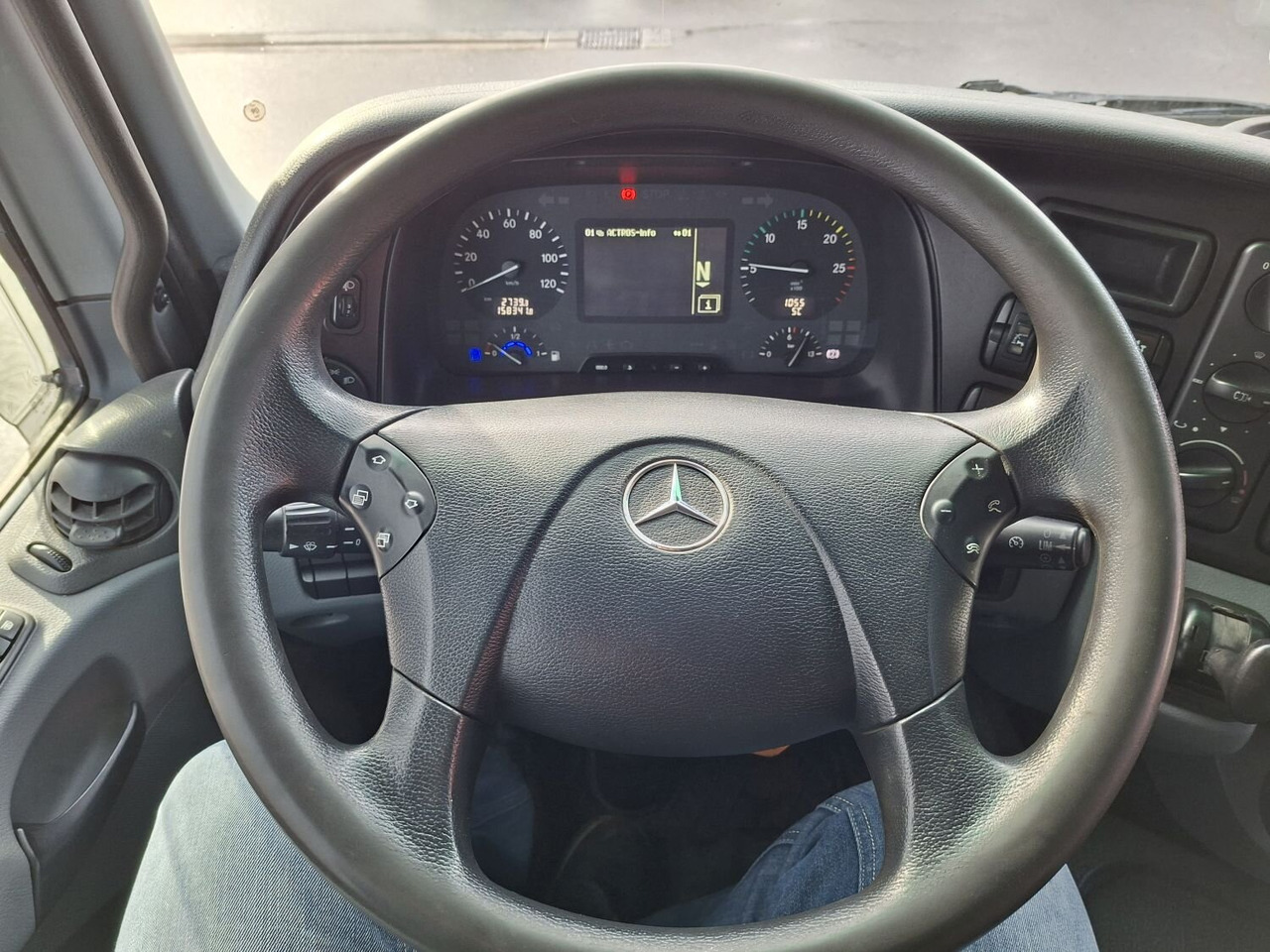 Mercedes-Benz Actros 4146 K 8x4/4 Actros 4146 K 8x4/4, Retarder, Kran Hiab XS 477 E-7 HiPro, Flyjib, Seilwinde, Funk - 吊钩升降车, 起重车:图4 Mercedes-Benz Actros 4146 K 8x4/4 Actros 4146 K 8x4/4, Retarder, Kran Hiab XS 477 E-7 HiPro, Flyjib, Seilwinde, Funk - 吊钩升降车, 起重车:图4