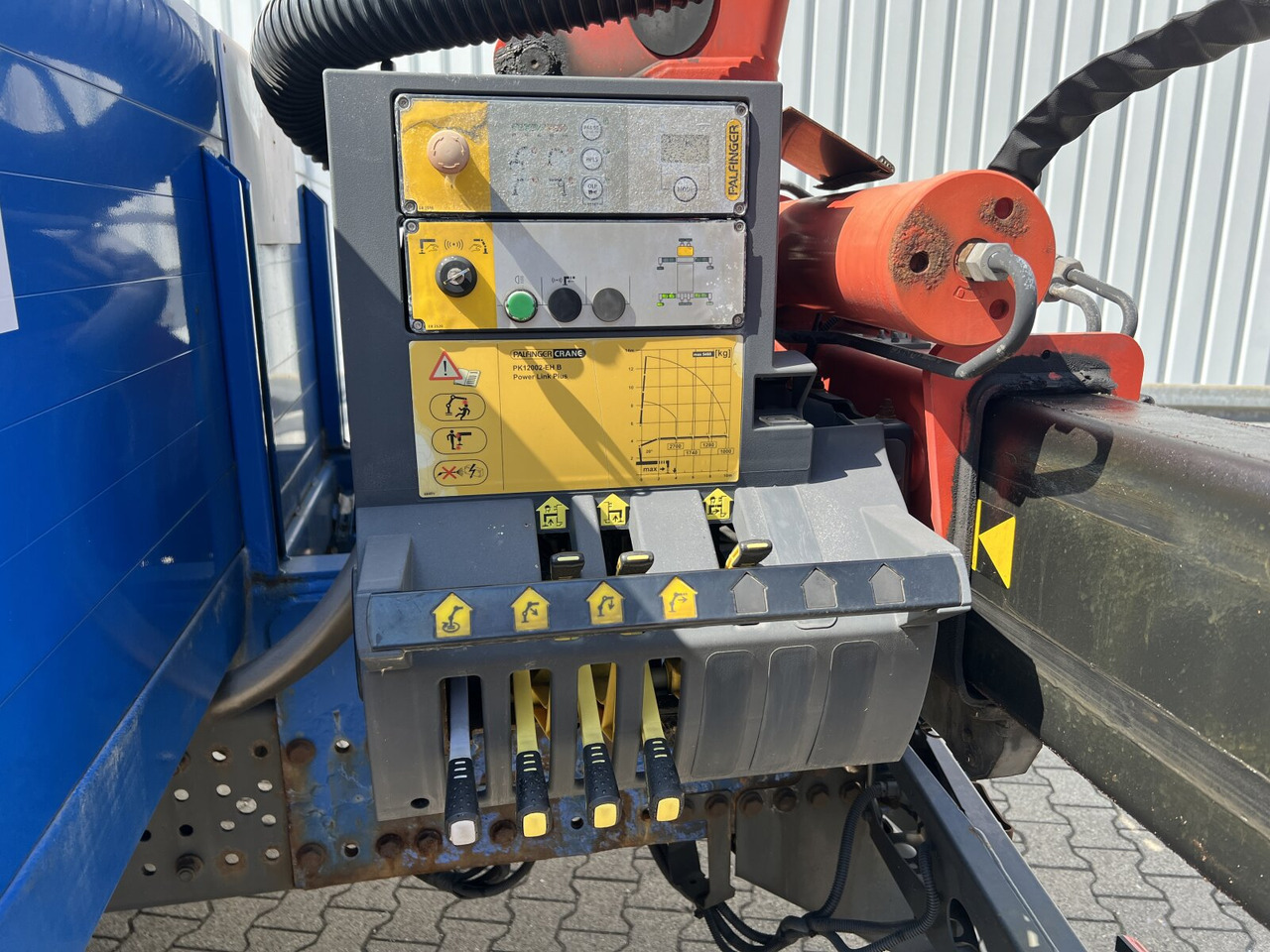 Mercedes-Benz Antos 1836 L 4x2 Antos 1836 L 4x2, Glastransporter, Heckkran Palfinger Pk 12002-EH, Funk - 起重车:图5 Mercedes-Benz Antos 1836 L 4x2 Antos 1836 L 4x2, Glastransporter, Heckkran Palfinger Pk 12002-EH, Funk - 起重车:图5