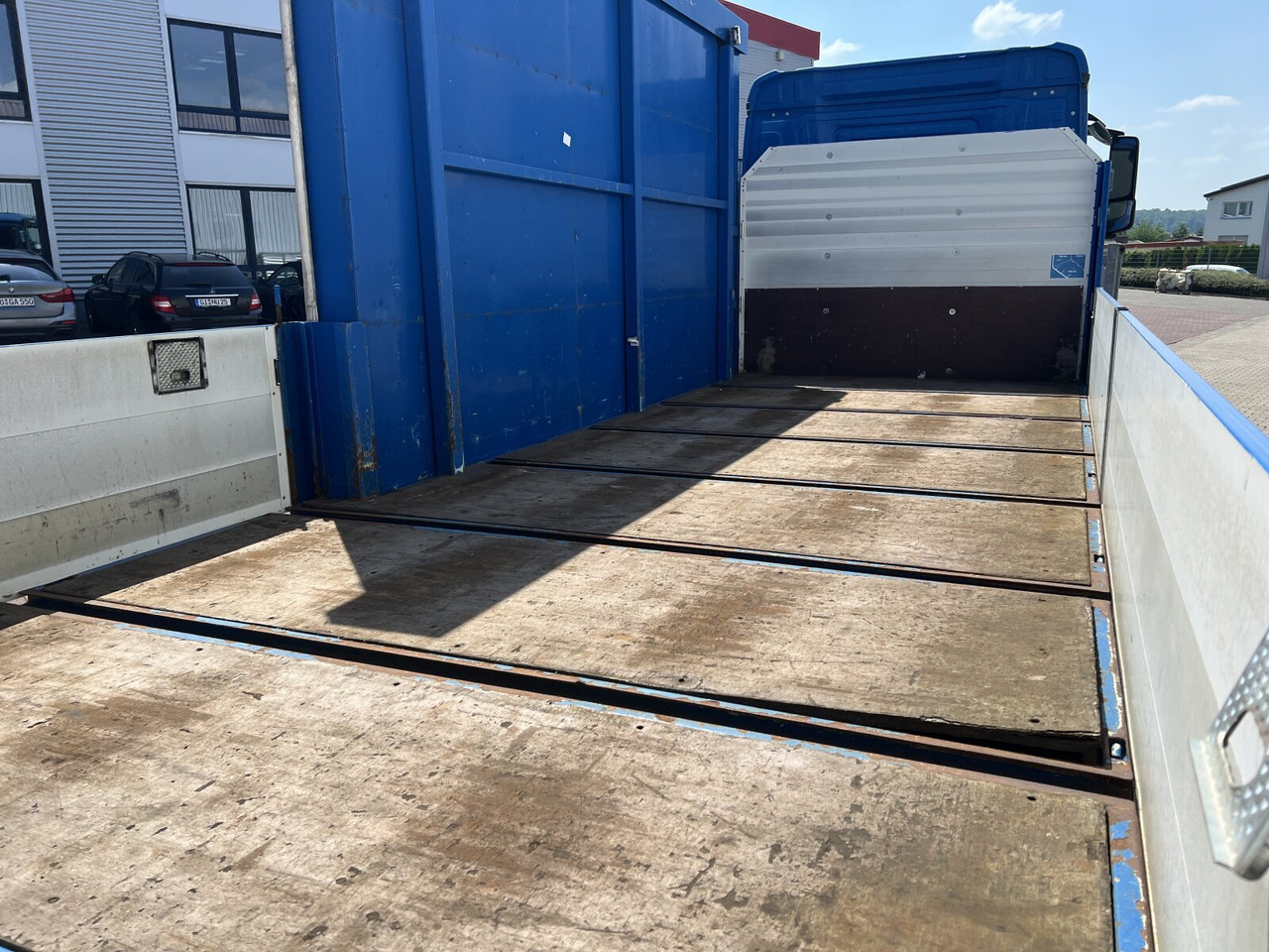 Mercedes-Benz Antos 1836 L 4x2 Antos 1836 L 4x2, Glastransporter, Heckkran Palfinger Pk 12002-EH, Funk - 起重车:图5 Mercedes-Benz Antos 1836 L 4x2 Antos 1836 L 4x2, Glastransporter, Heckkran Palfinger Pk 12002-EH, Funk - 起重车:图5