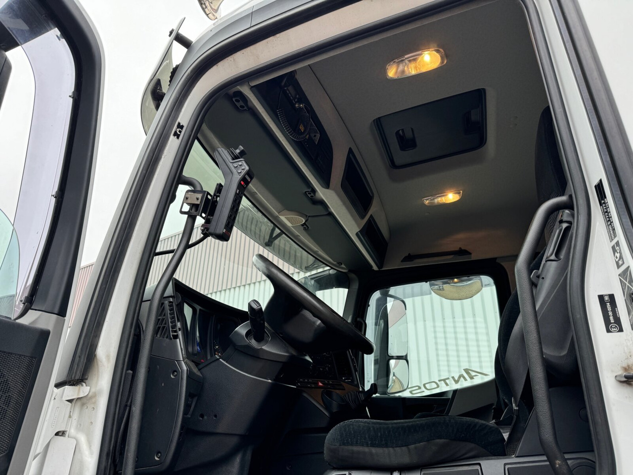 Mercedes-Benz Antos 2536 L 6x2 Antos 2536 L 6x2, Liftachse, Hiab XR 21S61 bis 7 m Container - 吊钩升降车:图3 Mercedes-Benz Antos 2536 L 6x2 Antos 2536 L 6x2, Liftachse, Hiab XR 21S61 bis 7 m Container - 吊钩升降车:图3