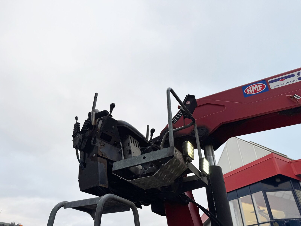 Mercedes-Benz Antos 2540 L 6x2 Antos 2540 L 6x2, Lenkachse, HMF 2110-L3 Heckkran - 起重车, 栏板式/ 平板卡车:图2 Mercedes-Benz Antos 2540 L 6x2 Antos 2540 L 6x2, Lenkachse, HMF 2110-L3 Heckkran - 起重车, 栏板式/ 平板卡车:图2