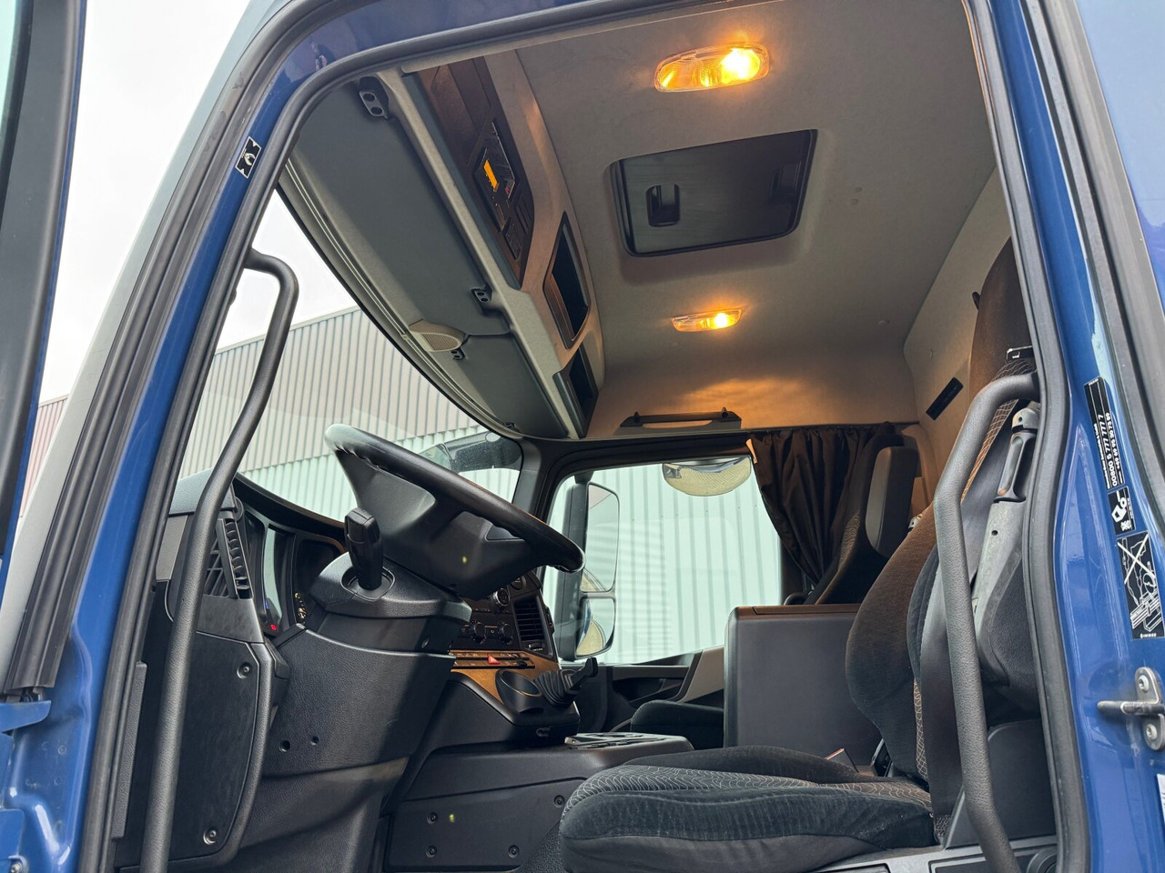 Mercedes-Benz Antos 2540 L 6x2 Antos 2540 L 6x2, Lenkachse, HMF 2110-L3 Heckkran - 起重车, 栏板式/ 平板卡车:图3 Mercedes-Benz Antos 2540 L 6x2 Antos 2540 L 6x2, Lenkachse, HMF 2110-L3 Heckkran - 起重车, 栏板式/ 平板卡车:图3