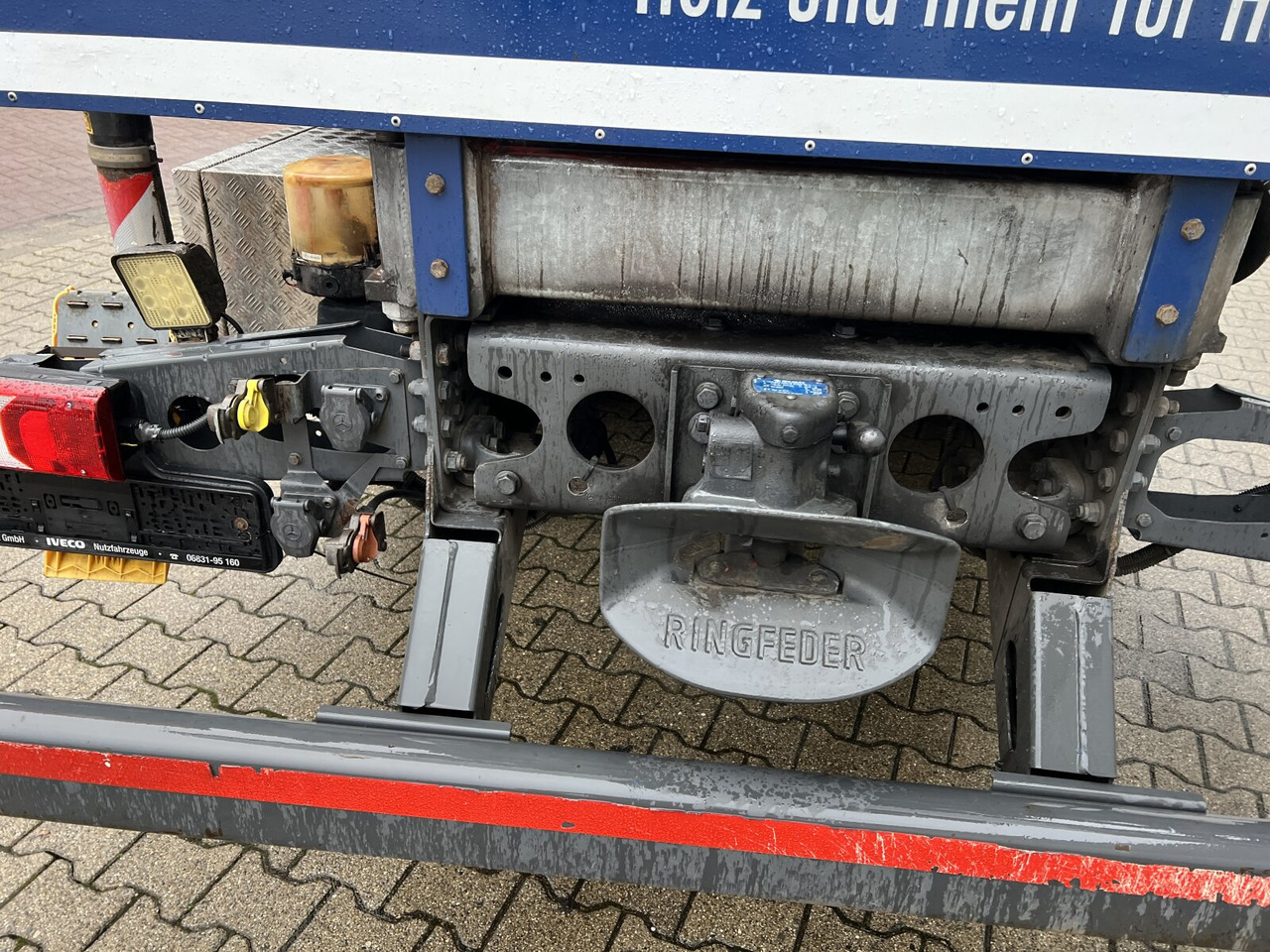 Mercedes-Benz Antos 2540 L 6x2 Antos 2540 L 6x2, Lenkachse, HMF 2110-L3 Heckkran - 起重车, 栏板式/ 平板卡车:图2 Mercedes-Benz Antos 2540 L 6x2 Antos 2540 L 6x2, Lenkachse, HMF 2110-L3 Heckkran - 起重车, 栏板式/ 平板卡车:图2