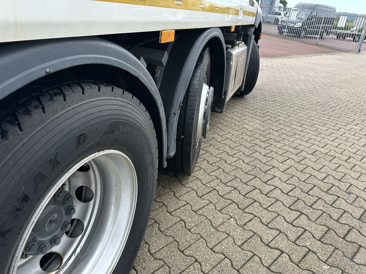 Mercedes-Benz Antos 2540 L 6x2 Antos 2540 L 6x2, Vorlauflenk-/Liftachse, Teleabsetzer - 箕斗装载车:图4 Mercedes-Benz Antos 2540 L 6x2 Antos 2540 L 6x2, Vorlauflenk-/Liftachse, Teleabsetzer - 箕斗装载车:图4