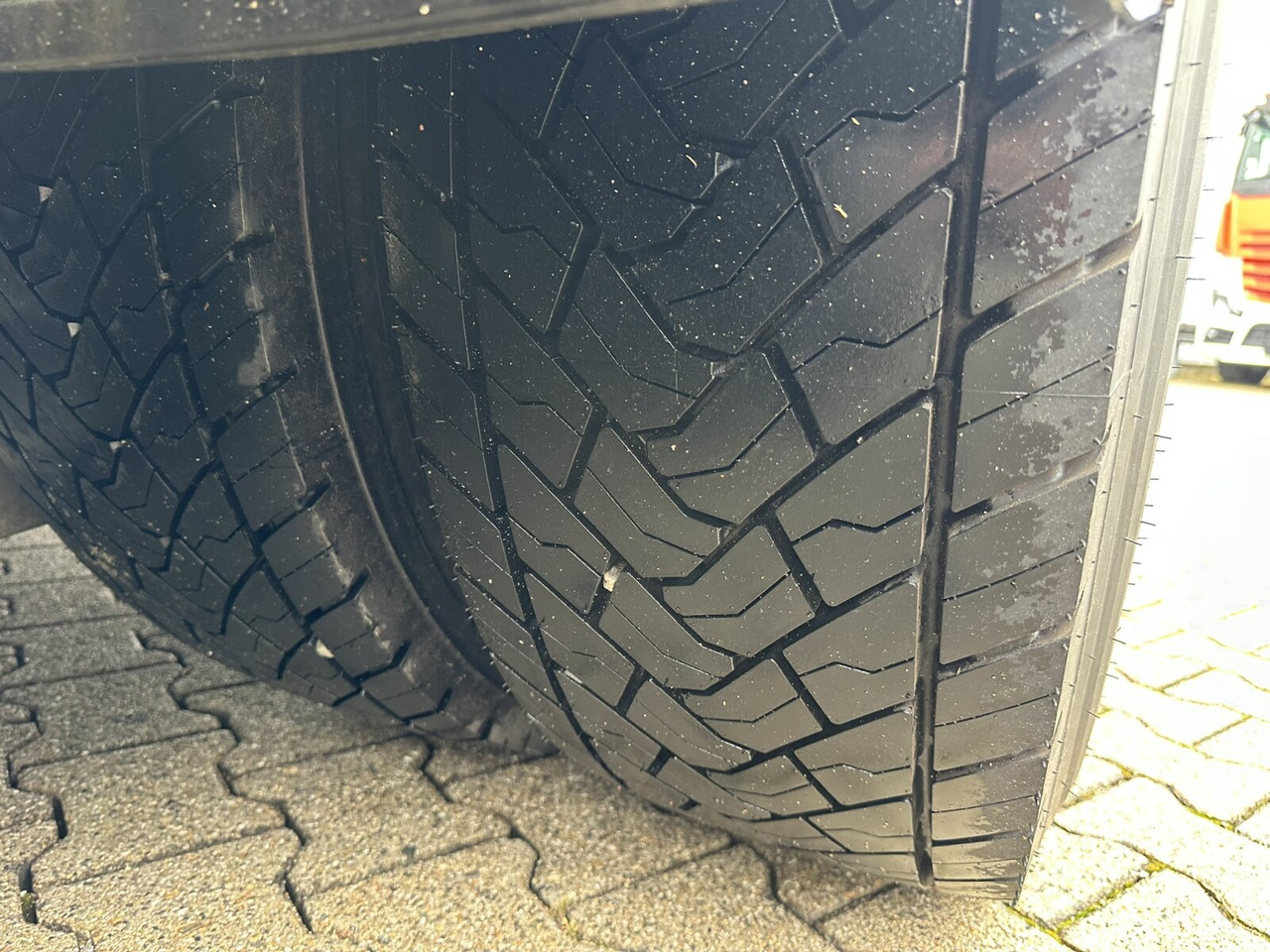 Mercedes-Benz Antos 2540 L 6x2 Antos 2540 L 6x2, Vorlauflenk-/Liftachse, Teleabsetzer - 箕斗装载车:图3 Mercedes-Benz Antos 2540 L 6x2 Antos 2540 L 6x2, Vorlauflenk-/Liftachse, Teleabsetzer - 箕斗装载车:图3