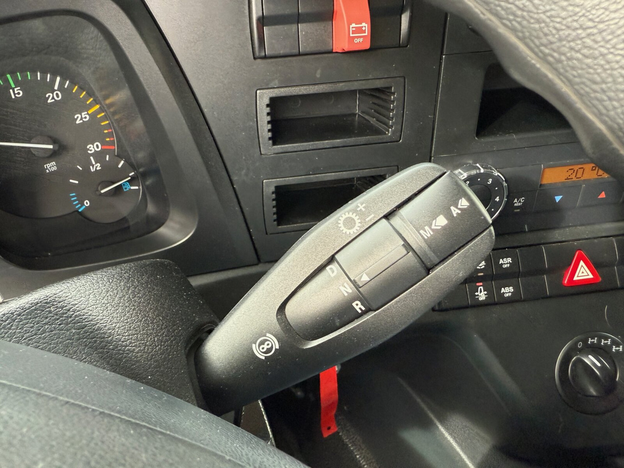 Mercedes-Benz Arocs 1827/30 A 4x4 Arocs 1827/30 A 4x4, Ex-Bundeswehr! - 栏板式/ 平板卡车:图4 Mercedes-Benz Arocs 1827/30 A 4x4 Arocs 1827/30 A 4x4, Ex-Bundeswehr! - 栏板式/ 平板卡车:图4