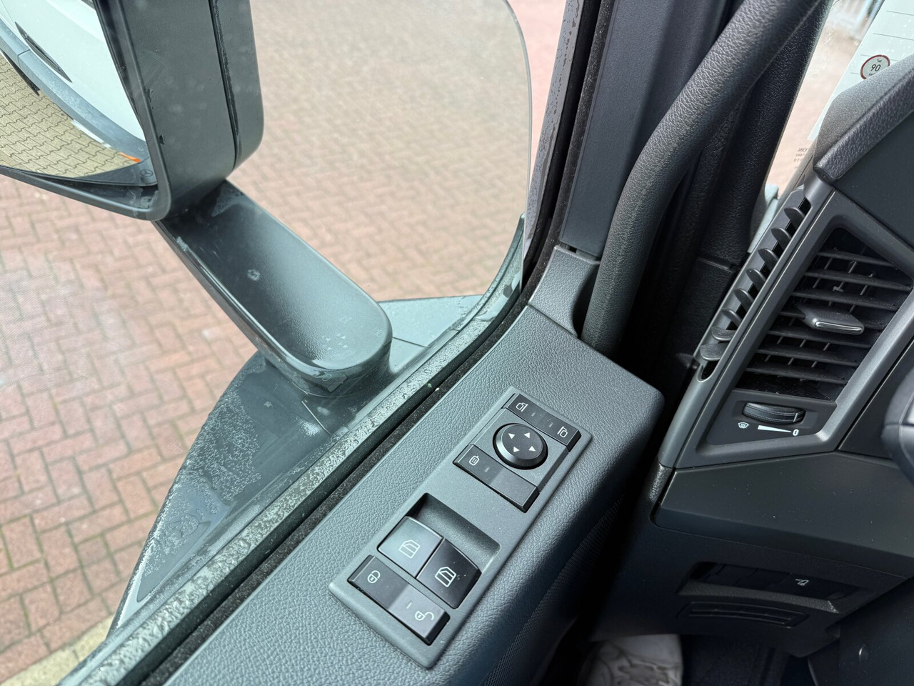 Mercedes-Benz Arocs 1827/30 A 4x4 Arocs 1827/30 A 4x4, Ex-! - 栏板式/ 平板卡车:图5 Mercedes-Benz Arocs 1827/30 A 4x4 Arocs 1827/30 A 4x4, Ex-! - 栏板式/ 平板卡车:图5