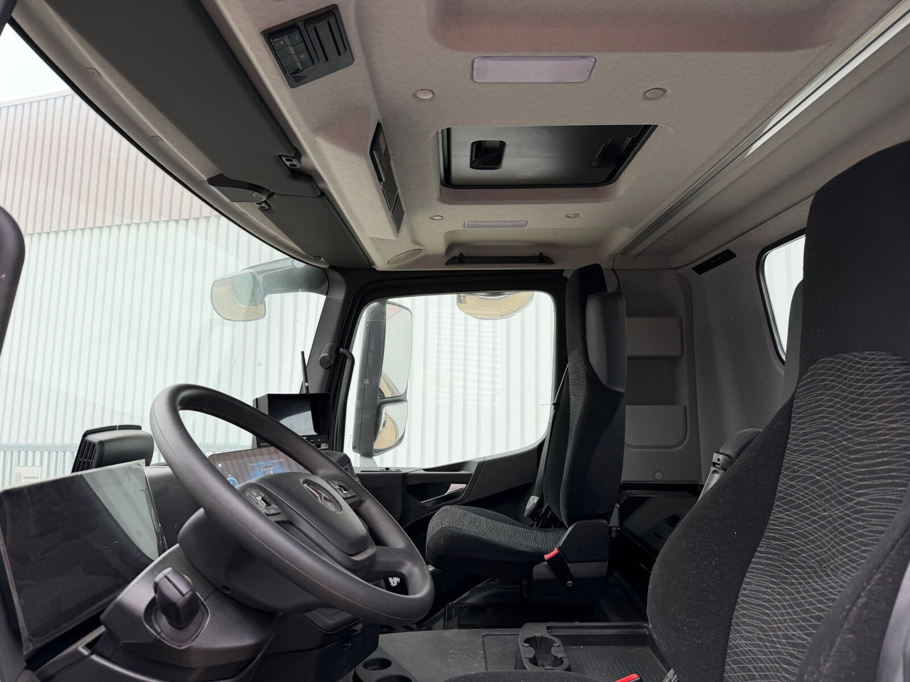 Mercedes-Benz Arocs 1840 K 4x2 Arocs 1840 K 4x2, MultimediaCockpit, 2x Nebenantrieb, NMV & Motorabtrieb - 牵引车:图3 Mercedes-Benz Arocs 1840 K 4x2 Arocs 1840 K 4x2, MultimediaCockpit, 2x Nebenantrieb, NMV & Motorabtrieb - 牵引车:图3