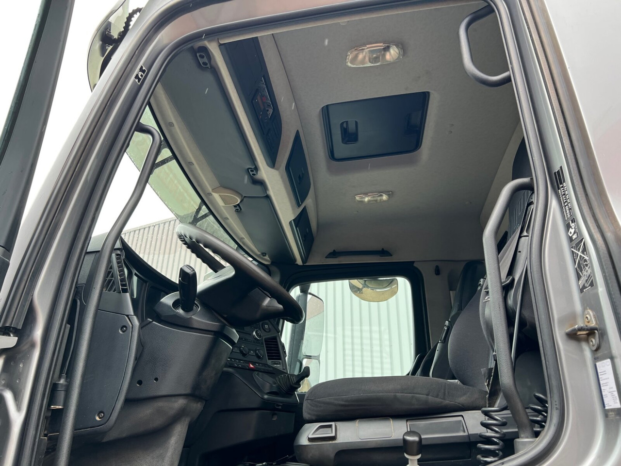 Mercedes-Benz Arocs 1840 K 4x2 Arocs 1840 K 4x2 - 翻斗车:图3 Mercedes-Benz Arocs 1840 K 4x2 Arocs 1840 K 4x2 - 翻斗车:图3