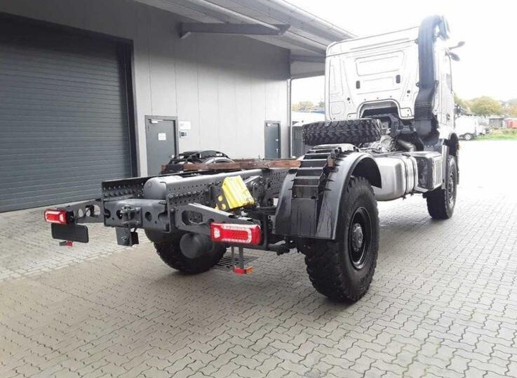 Mercedes-Benz Arocs 2053 A 4x4 Arocs 2053 A 4x4, Grounder, MirrorCam, Multimedia Cockpit, Navi - 驾驶室底盘卡车:图5 Mercedes-Benz Arocs 2053 A 4x4 Arocs 2053 A 4x4, Grounder, MirrorCam, Multimedia Cockpit, Navi - 驾驶室底盘卡车:图5