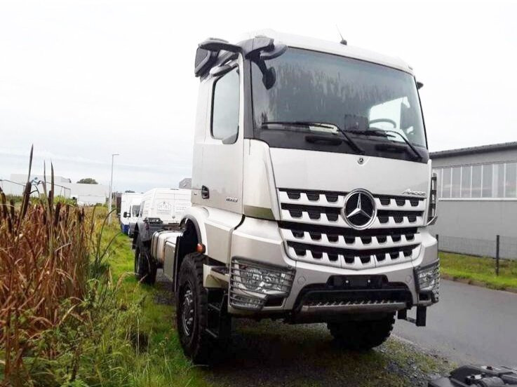 Mercedes-Benz Arocs 2053 A 4x4 Arocs 2053 A 4x4, Grounder, MirrorCam, Multimedia Cockpit, Navi - 驾驶室底盘卡车:图3 Mercedes-Benz Arocs 2053 A 4x4 Arocs 2053 A 4x4, Grounder, MirrorCam, Multimedia Cockpit, Navi - 驾驶室底盘卡车:图3