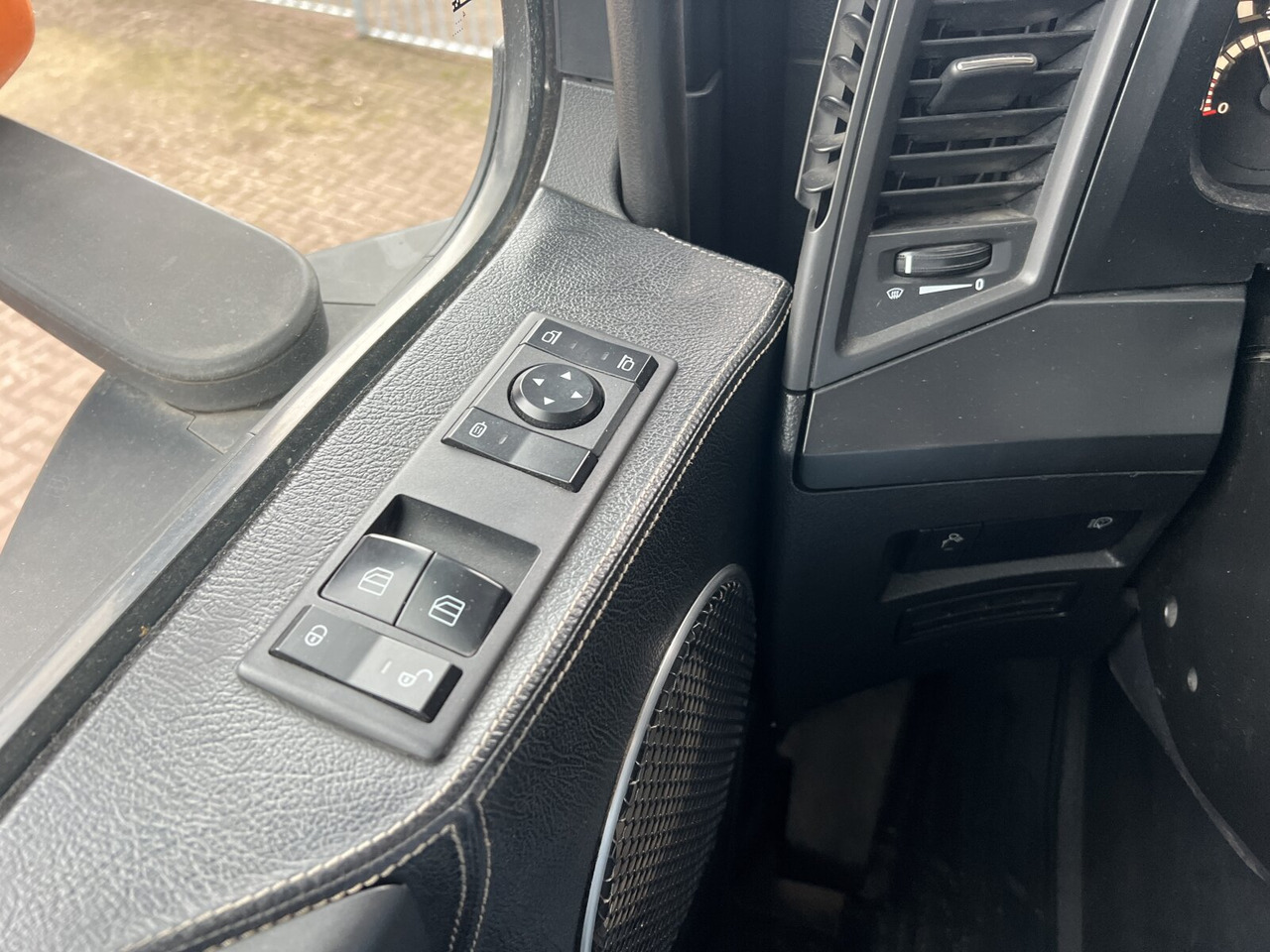 Mercedes-Benz Arocs 2552 L 6x2 Arocs 2552 L 6x2, Lenk-/Liftachse - 吊钩升降车:图3 Mercedes-Benz Arocs 2552 L 6x2 Arocs 2552 L 6x2, Lenk-/Liftachse - 吊钩升降车:图3