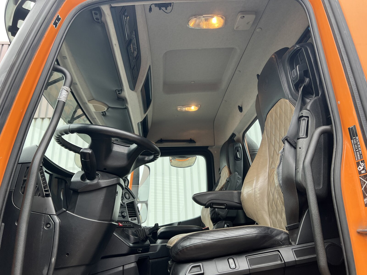 Mercedes-Benz Arocs 2552 L 6x2 Arocs 2552 L 6x2, Lenk-/Liftachse - 吊钩升降车:图2 Mercedes-Benz Arocs 2552 L 6x2 Arocs 2552 L 6x2, Lenk-/Liftachse - 吊钩升降车:图2