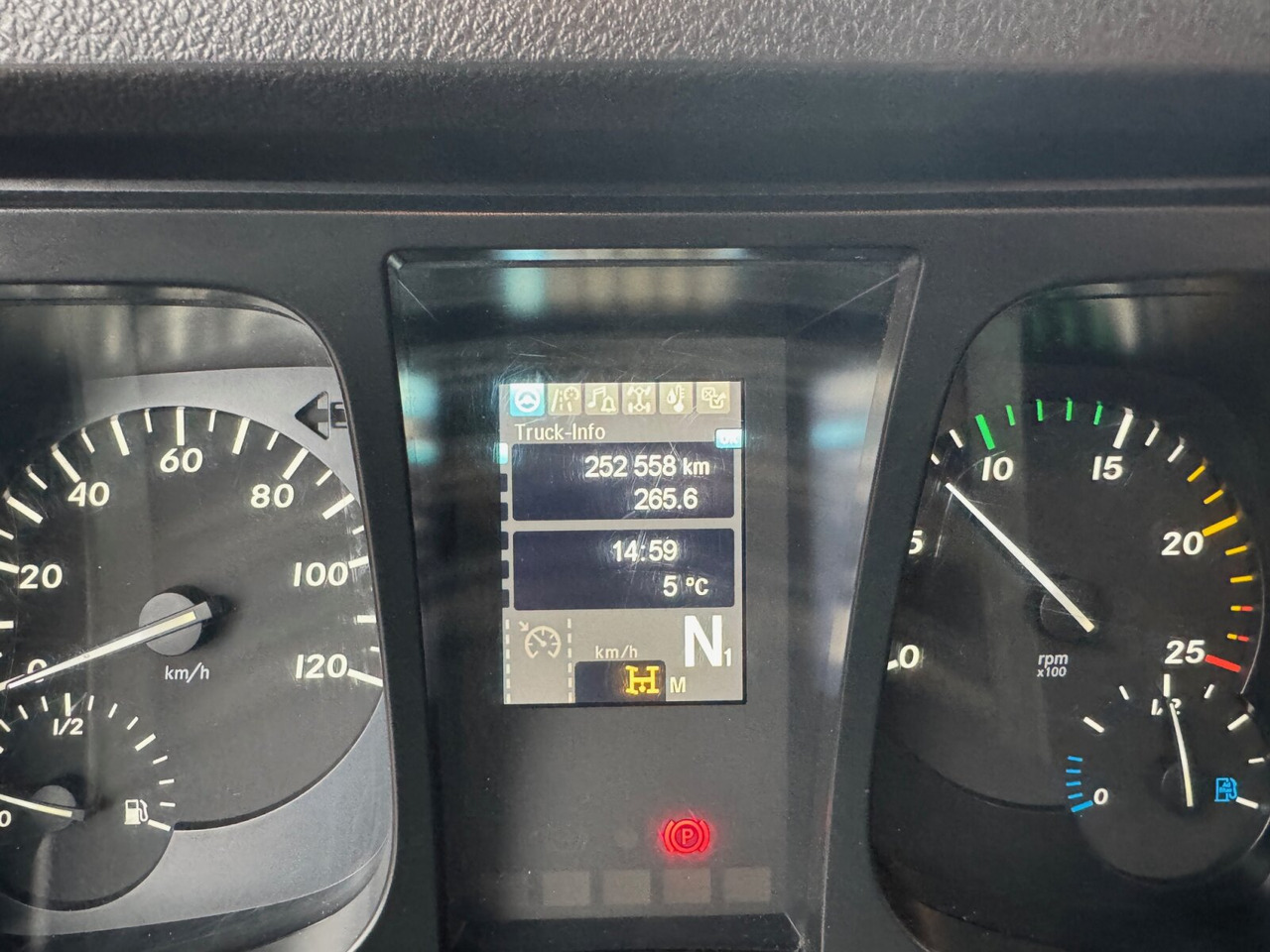 Mercedes-Benz Arocs 2642 6x4 Arocs 2642 6x4 mit Heckkran Atlas AK 186.3 V-2 - 起重车, 栏板式/ 平板卡车:图5 Mercedes-Benz Arocs 2642 6x4 Arocs 2642 6x4 mit Heckkran Atlas AK 186.3 V-2 - 起重车, 栏板式/ 平板卡车:图5