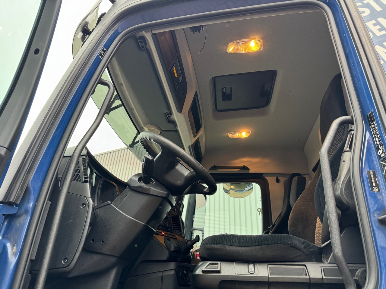 Mercedes-Benz Arocs 2642 6x4 Arocs 2642 6x4 mit Heckkran Atlas AK 186.3 V-2 - 起重车, 栏板式/ 平板卡车:图3 Mercedes-Benz Arocs 2642 6x4 Arocs 2642 6x4 mit Heckkran Atlas AK 186.3 V-2 - 起重车, 栏板式/ 平板卡车:图3