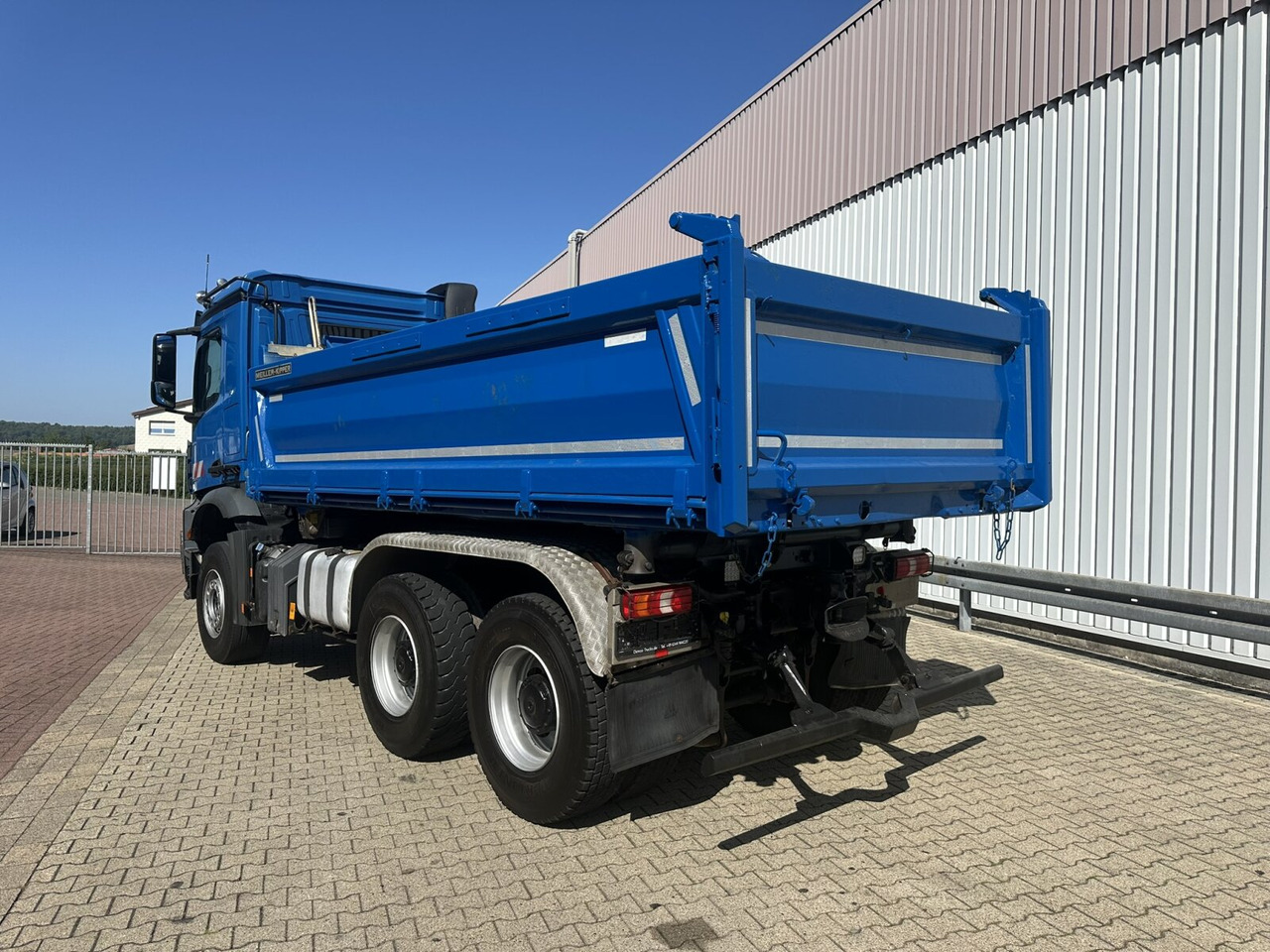 Mercedes-Benz Arocs 2645 K 6x4 Arocs 2645 K 6x4, Retarder - 翻斗车:图2 Mercedes-Benz Arocs 2645 K 6x4 Arocs 2645 K 6x4, Retarder - 翻斗车:图2