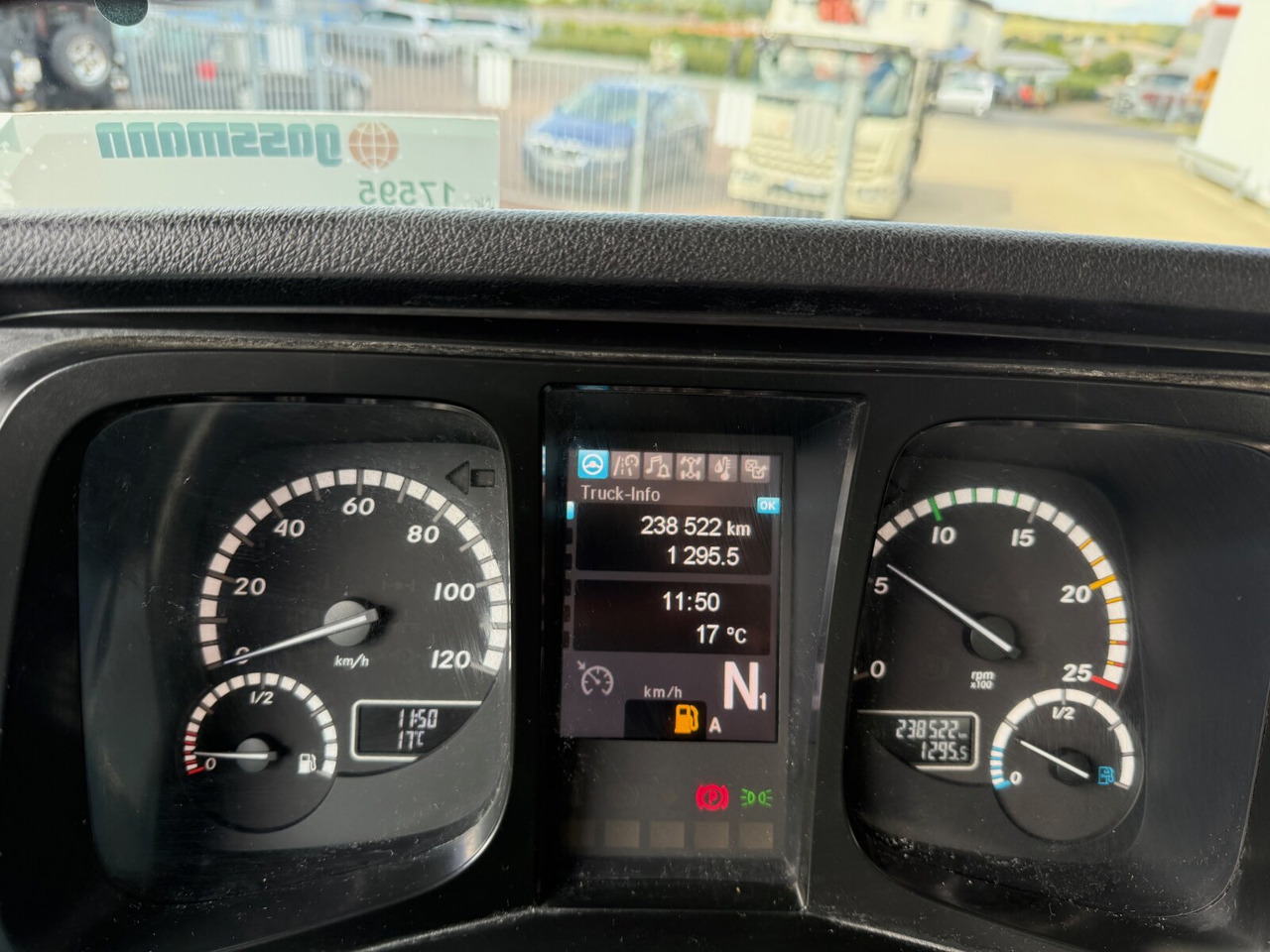 Mercedes-Benz Arocs 3240 8x4 Arocs 3240 8x4, 9 cbm Liebherr HTM 904 F - 混凝土搅拌车:图4 Mercedes-Benz Arocs 3240 8x4 Arocs 3240 8x4, 9 cbm Liebherr HTM 904 F - 混凝土搅拌车:图4