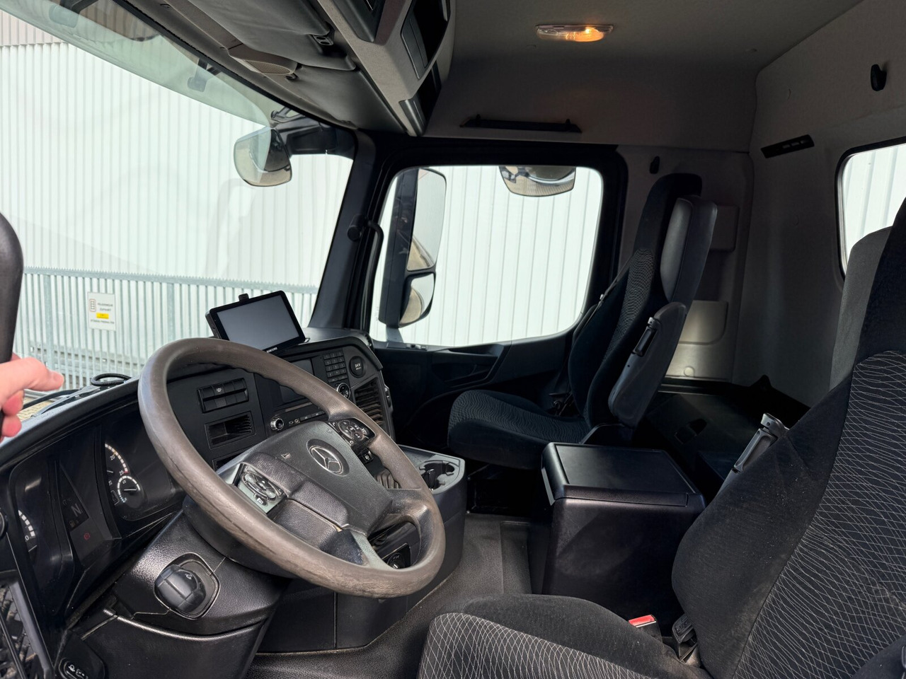 Mercedes-Benz Arocs 3240 8x4 Arocs 3240 8x4, 9 cbm Liebherr HTM 904 F - 混凝土搅拌车:图3 Mercedes-Benz Arocs 3240 8x4 Arocs 3240 8x4, 9 cbm Liebherr HTM 904 F - 混凝土搅拌车:图3