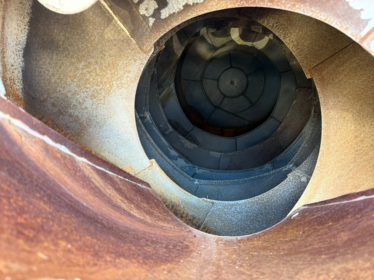 混凝土搅拌车 Mercedes-Benz Arocs 3243 B 8x4/4 Arocs 3243 B 8x4/4, MirrorCam, MultimediaCockpit, Navi, Betonmischer Intermix ca. 9m³：图12