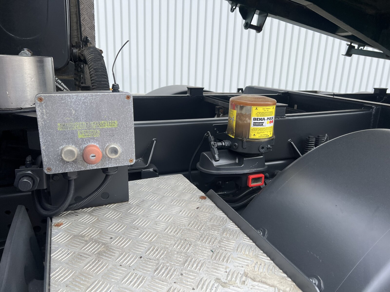 Mercedes-Benz Arocs 3243 K 8x4 Arocs 3243 K 8x4, Ressenig Thermo Alukipper 3-S - 翻斗车:图2 Mercedes-Benz Arocs 3243 K 8x4 Arocs 3243 K 8x4, Ressenig Thermo Alukipper 3-S - 翻斗车:图2