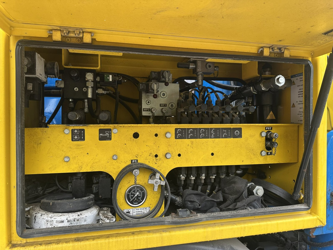 Mercedes-Benz Arocs 3246 B 8x4 Stetter Mischer 7m³, Pumpe 25m Arocs 3246 B 8x4 Stetter Mischer 7m³, Pumpe 25m - 混凝土泵车:图5 Mercedes-Benz Arocs 3246 B 8x4 Stetter Mischer 7m³, Pumpe 25m Arocs 3246 B 8x4 Stetter Mischer 7m³, Pumpe 25m - 混凝土泵车:图5