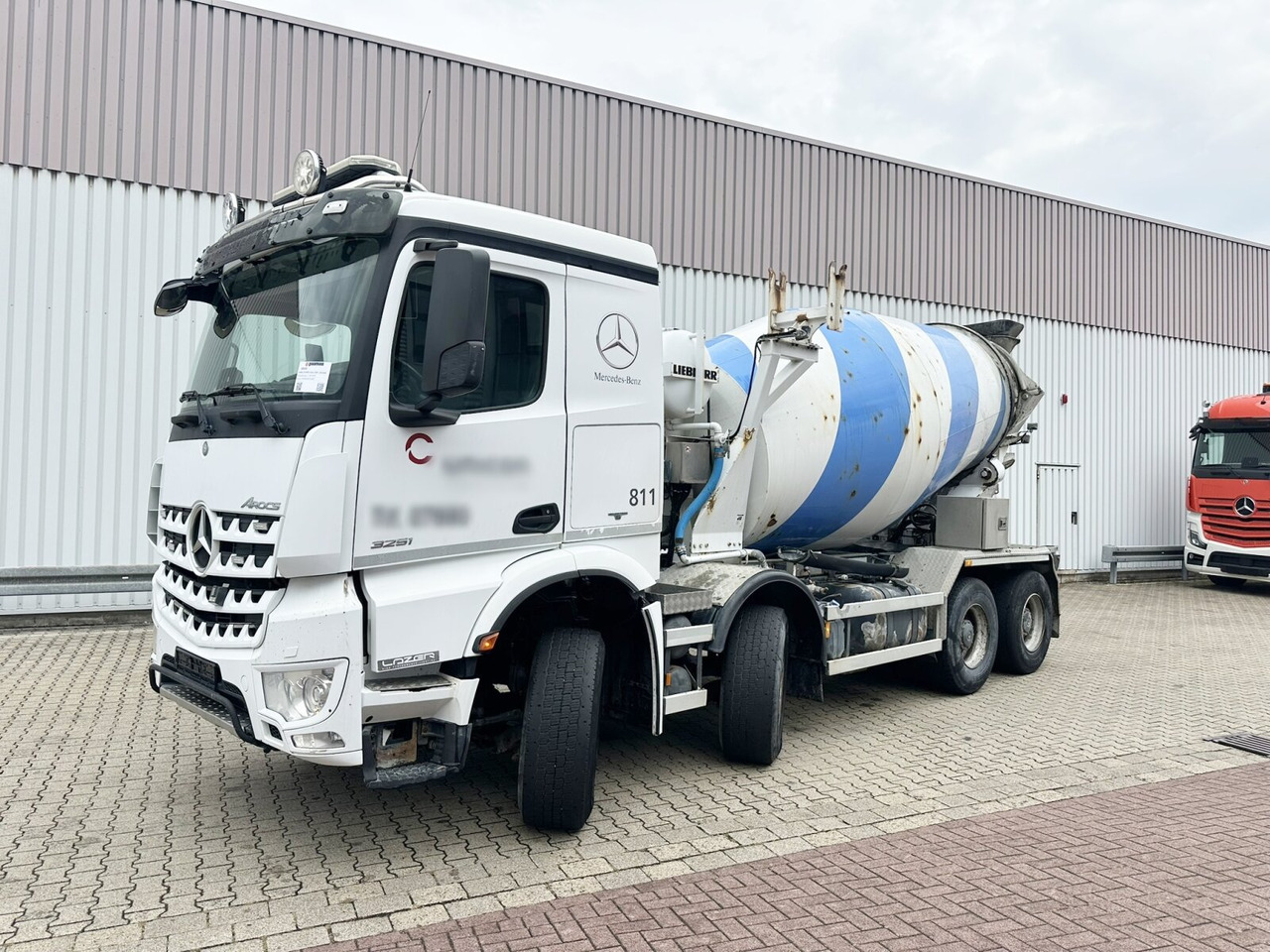 Mercedes-Benz Arocs 3251 8x4/4 Arocs 3251 8x4/4, Betonmischer Liebherr ca. 9m³ - 混凝土搅拌车:图1 Mercedes-Benz Arocs 3251 8x4/4 Arocs 3251 8x4/4, Betonmischer Liebherr ca. 9m³ - 混凝土搅拌车:图1